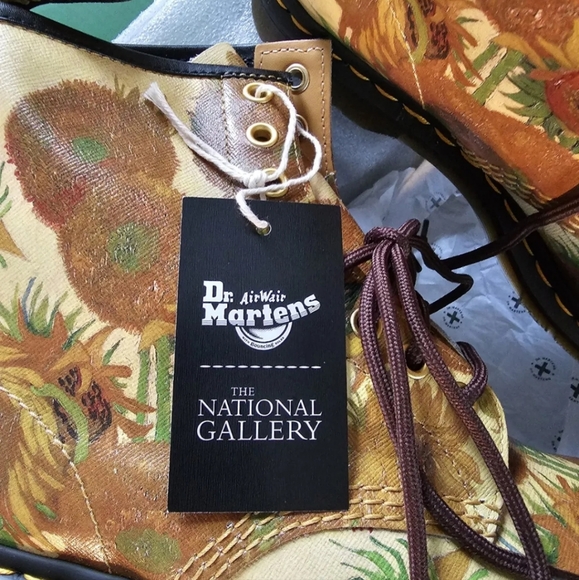 DR. MARTENS x THE NATIONAL GALLERY 1460 Van Gogh Sunflowers Sz US 8 Women/ 7 Men - Picture 5 of 10